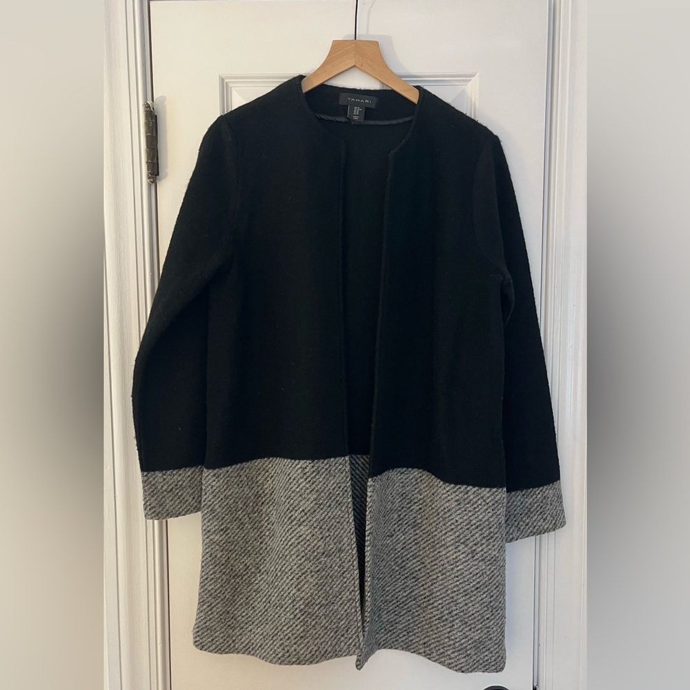 Tahari Women's Black And Gray Cape Coat
Size: Medium